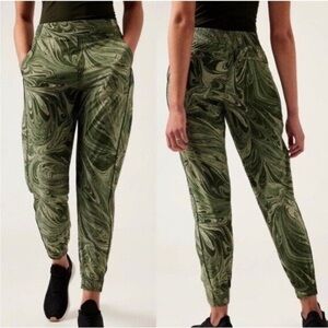 Athleta Brooklyn Jogger High Rise Pants in Sumi Marble‎ Green Size 10